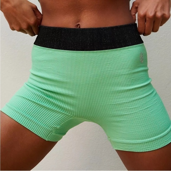 NWT Free People Prajna Fresh Cut High Rise Ribbed Seamless Shorts - Picture 1 of 11